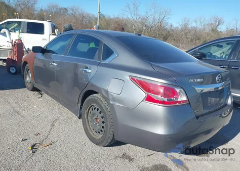 2015 Nissan Altima 2.5/2.5 S/2.5 Sl/2.5 Sv z USA, uszkodzony, nr VIN 1N4AL3AP8FC444636